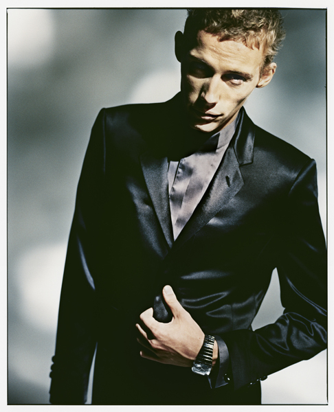 GQ-Japan200201FORMAL_WEAR-20011001-10-thumb-autox600-316